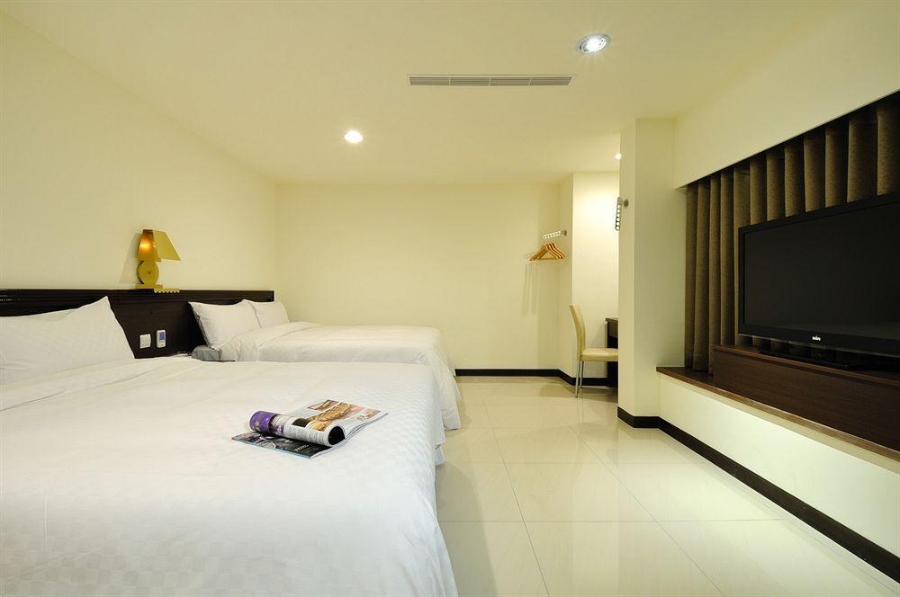 บราโว โฮเต็ล Hotel ไถจง ภายนอก รูปภาพ