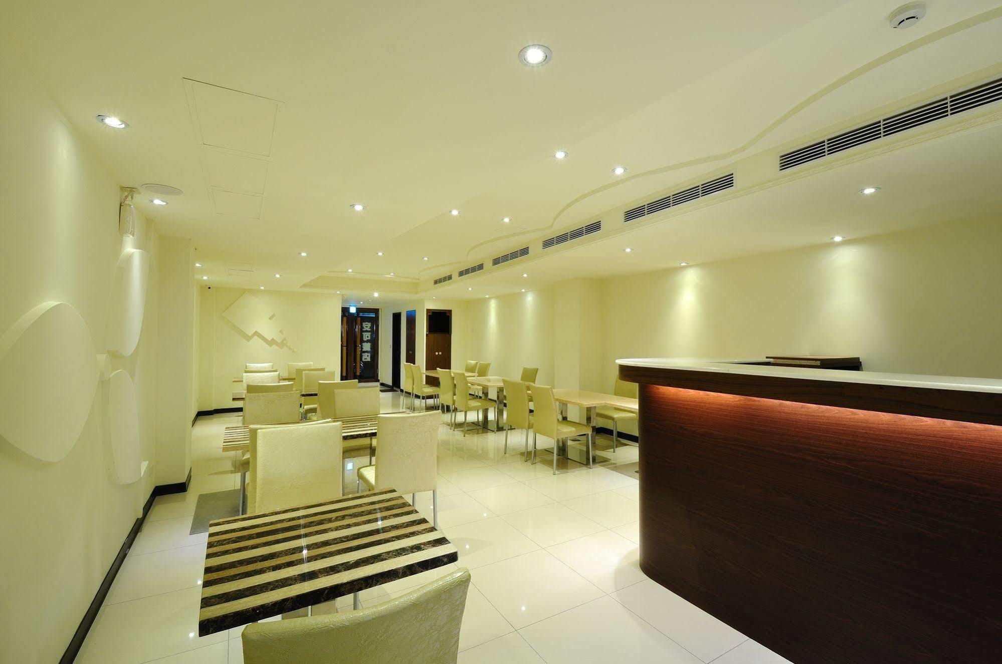 บราโว โฮเต็ล Hotel ไถจง ภายนอก รูปภาพ