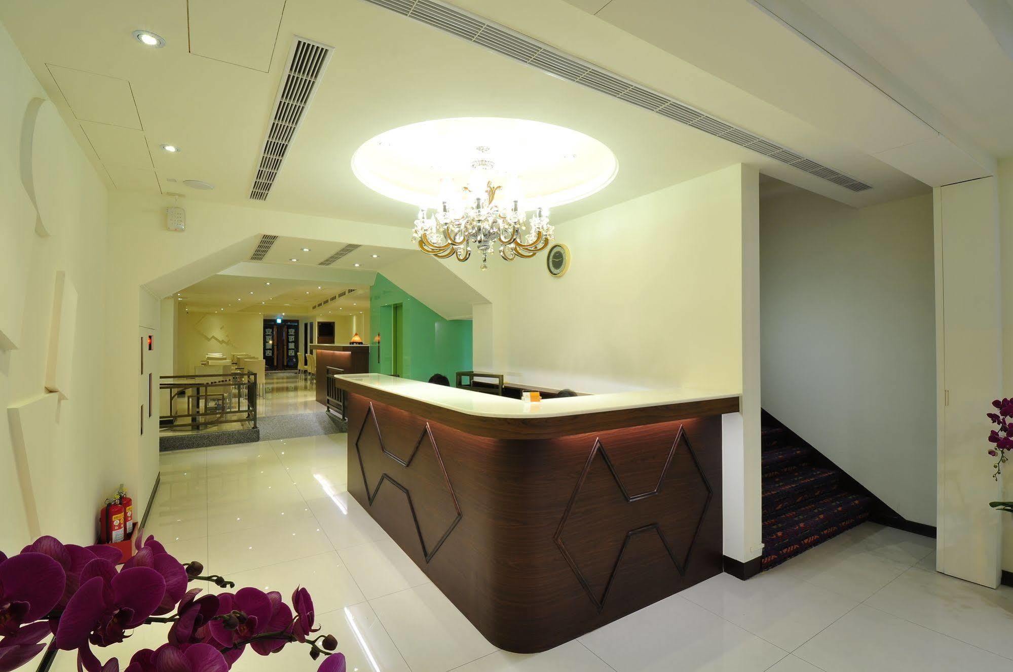 บราโว โฮเต็ล Hotel ไถจง ภายนอก รูปภาพ