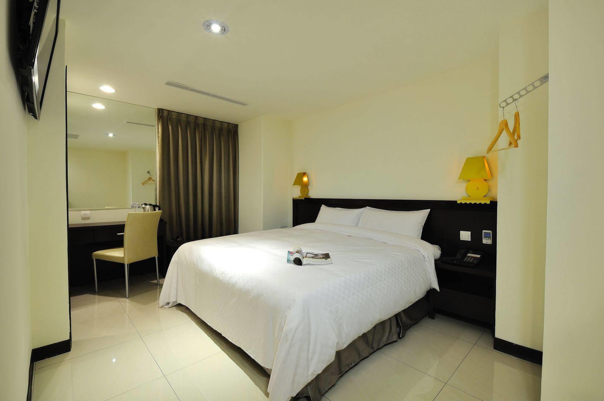 บราโว โฮเต็ล Hotel ไถจง ภายนอก รูปภาพ