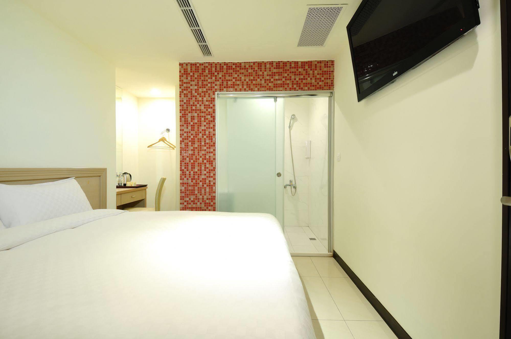 บราโว โฮเต็ล Hotel ไถจง ภายนอก รูปภาพ