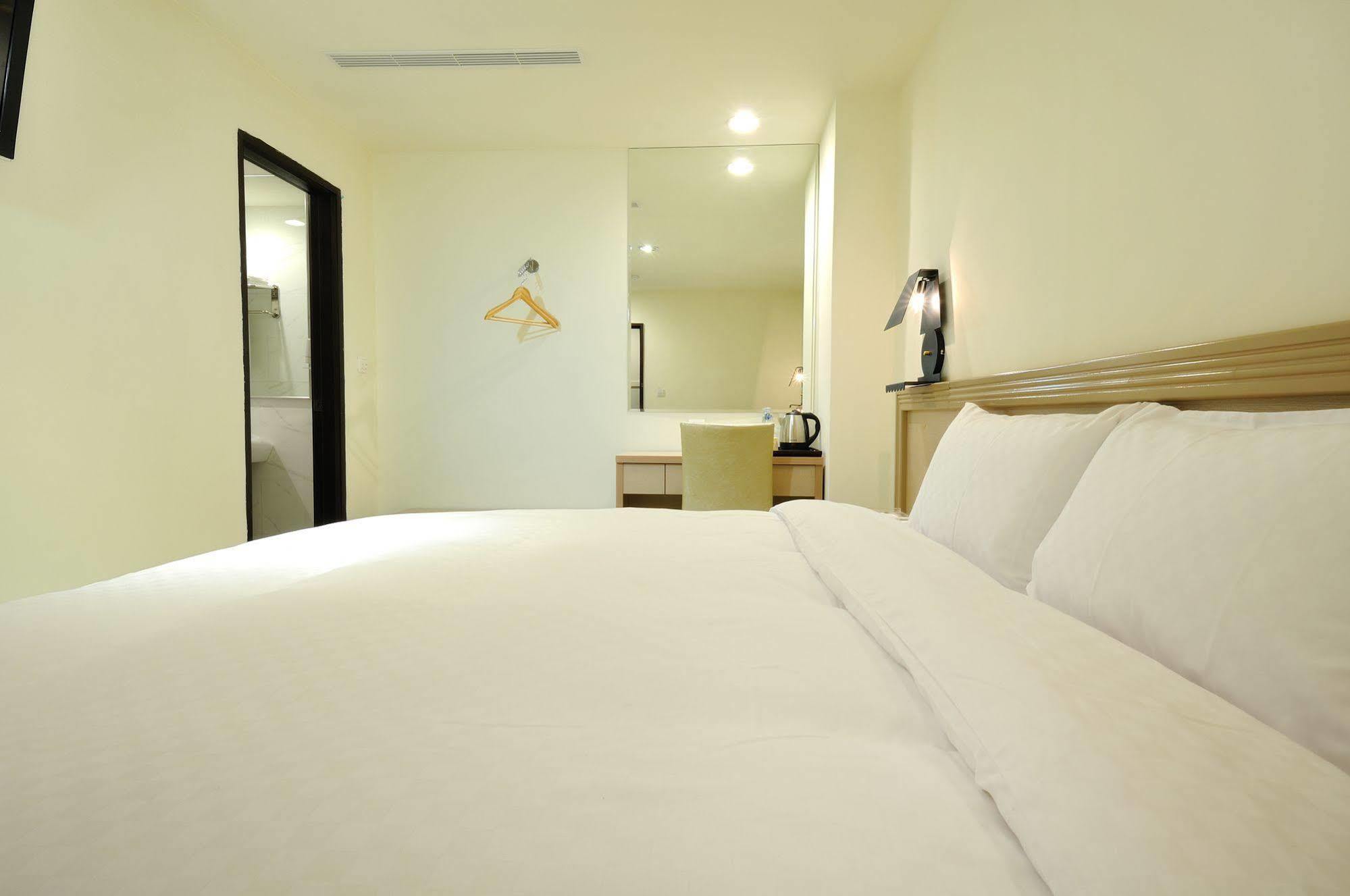 บราโว โฮเต็ล Hotel ไถจง ภายนอก รูปภาพ