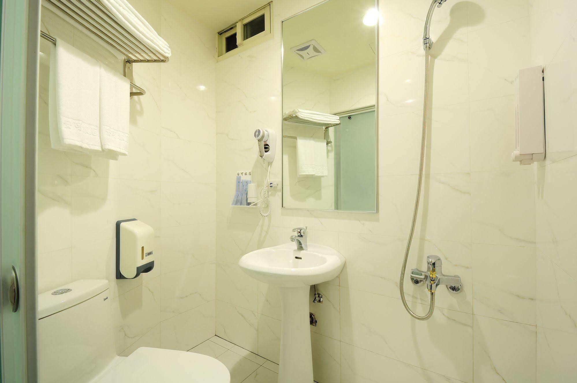บราโว โฮเต็ล Hotel ไถจง ภายนอก รูปภาพ