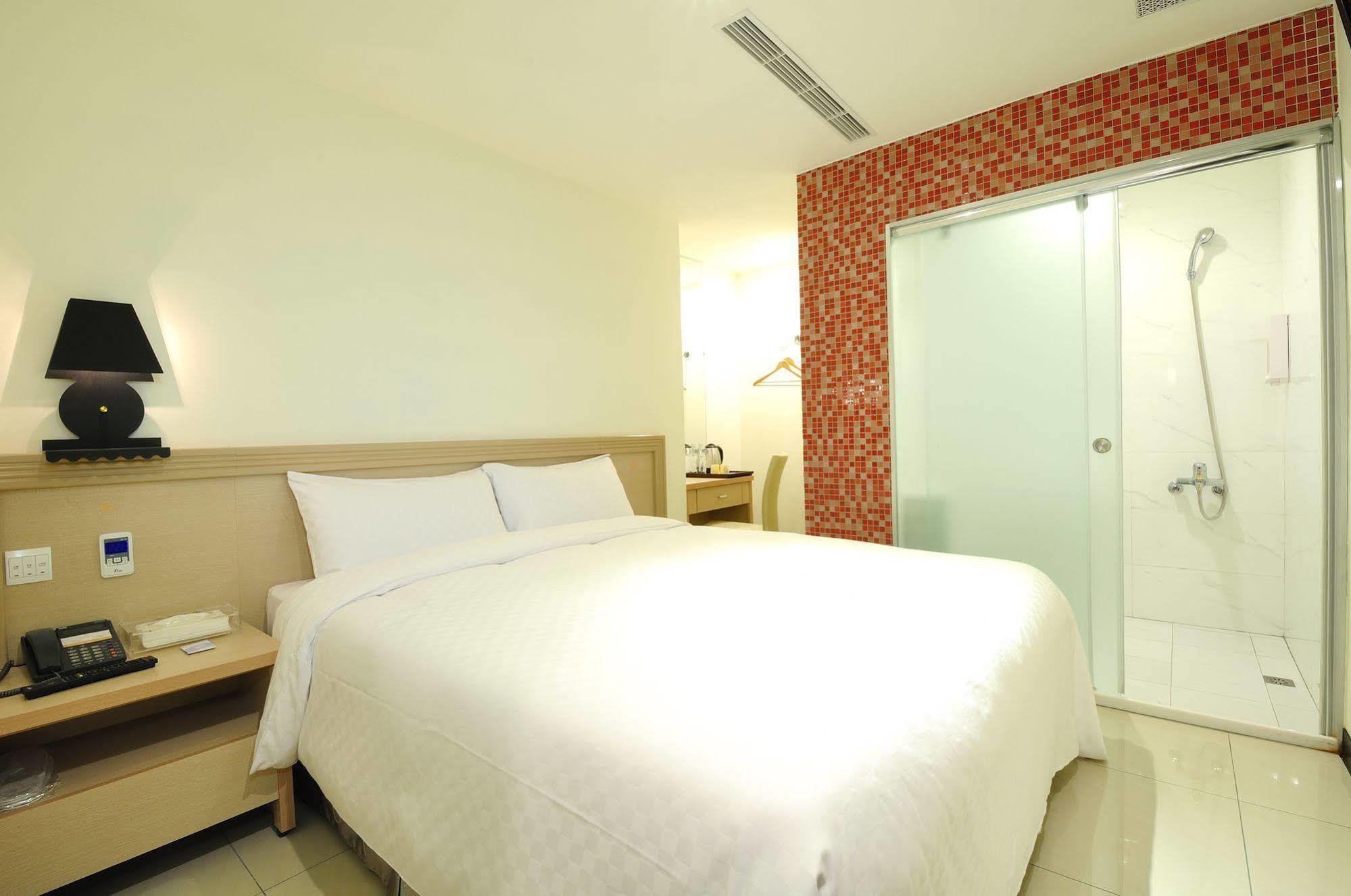 บราโว โฮเต็ล Hotel ไถจง ภายนอก รูปภาพ