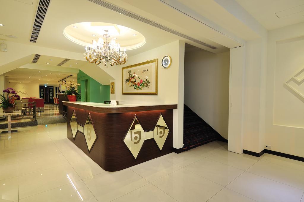 บราโว โฮเต็ล Hotel ไถจง ภายนอก รูปภาพ